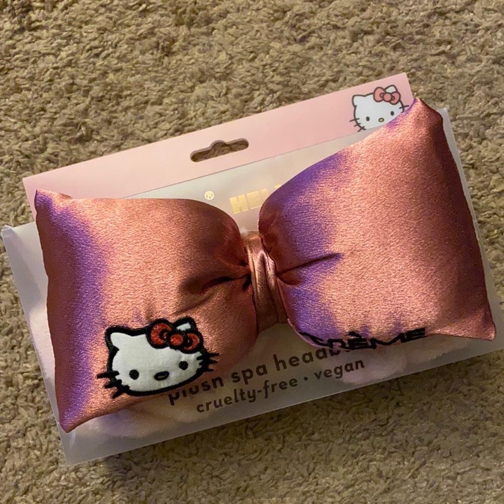 NEW - NWT - plush spa headband - hello kitty - CUTE! ❤️